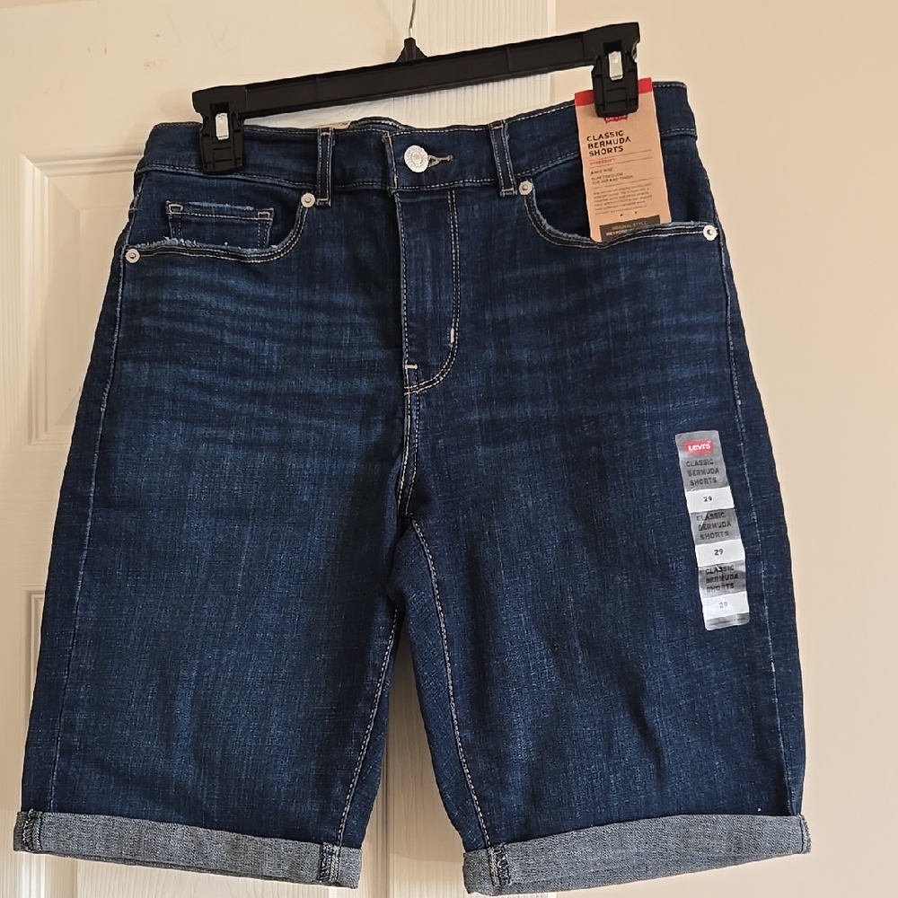Levi's Classic Bermuda Denim Shorts. Size 29. Blue. Mid Rise